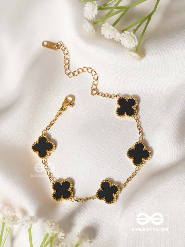 GOLDEN BLACK CLOVER - HOLOGRAPHIC STAINLESS STEEL 18K GOLD PLATED ANTI TARNISH BRACELET