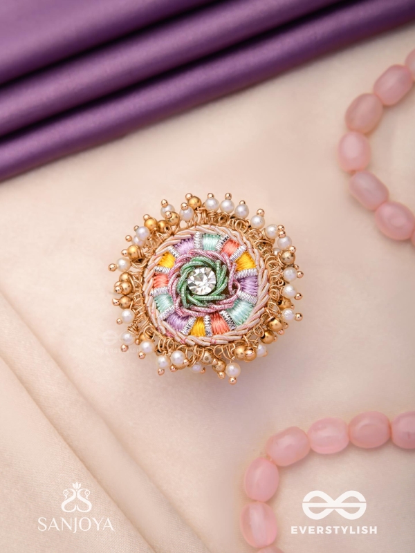 RANGVATI - FULL OF COLORS - EXQUISITE MULTI-HUED RING WITH PEARL AND CRYSTAL EMBELLISHMENTS