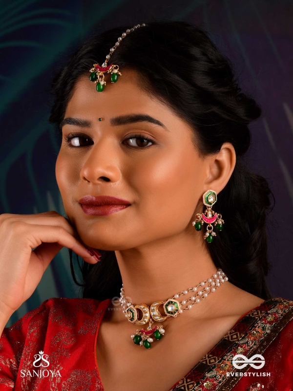 SHASHIRATNA- JEWEL OF THE MOON - HANDMADE KUNDAN SET WITH NECKLACE, EARRINGS AND MAANGTIKA