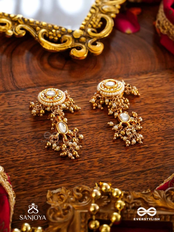 HIRANYA - GOLDEN GRACE - CLASSIC PEARLEARRINGS WITH DELICATE GOLD ACCENTS