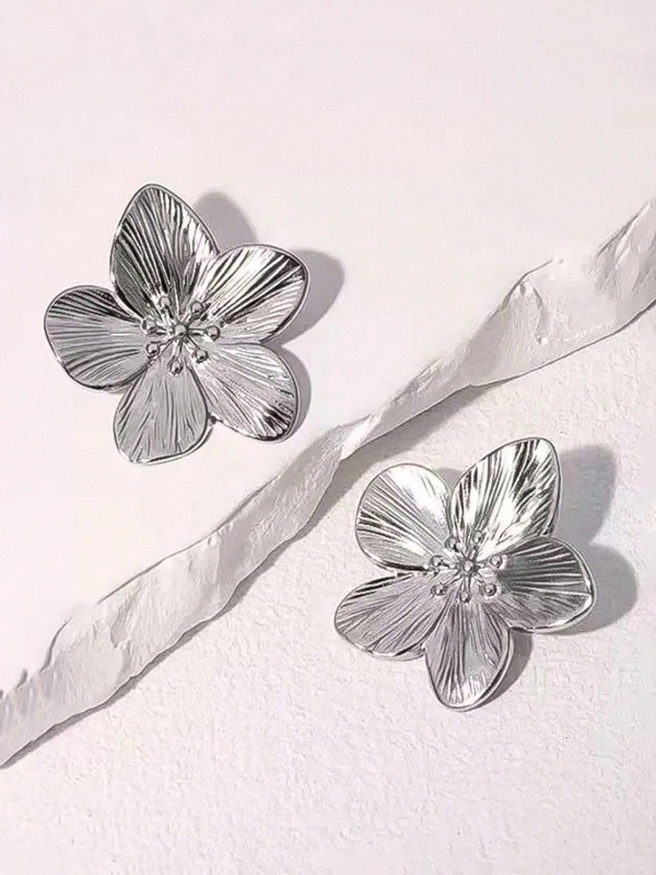 SILVER FLORA- Delicate Silver Bloom Earrings