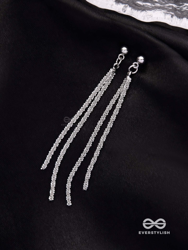 MOONLIT VEIL - DELICATE METALLIC CHAIN DANGLERS
