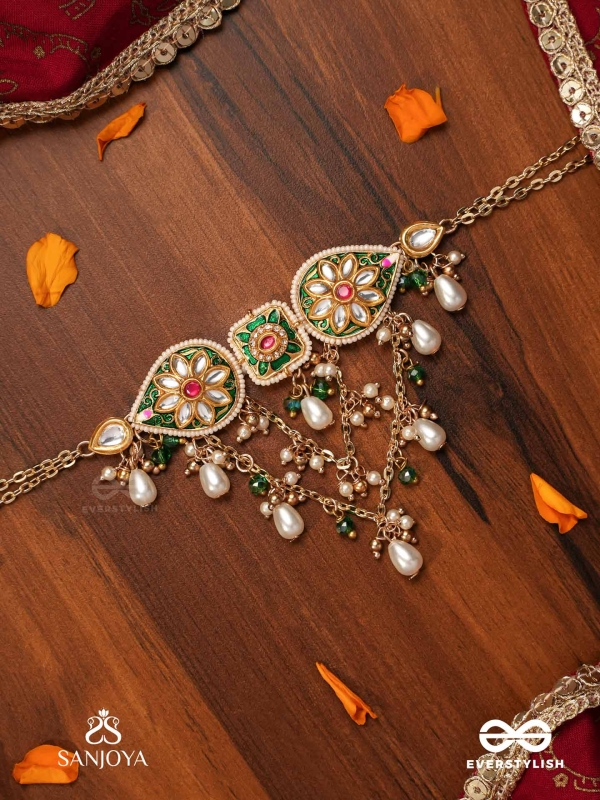 VANDEVI - GODDESS OF THE FOREST-  GRACEFUL KUNDAN NECKLACE WITH BEADS, DAINTY CHAINS AND PEARL DROPS