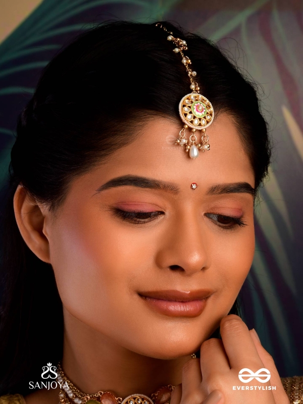 TARUNIMA - FRESHNESS- SIMPLE GRACEFUL MAANGTIKA WITH GEMSTONES, KUNDAN AND PEARLS