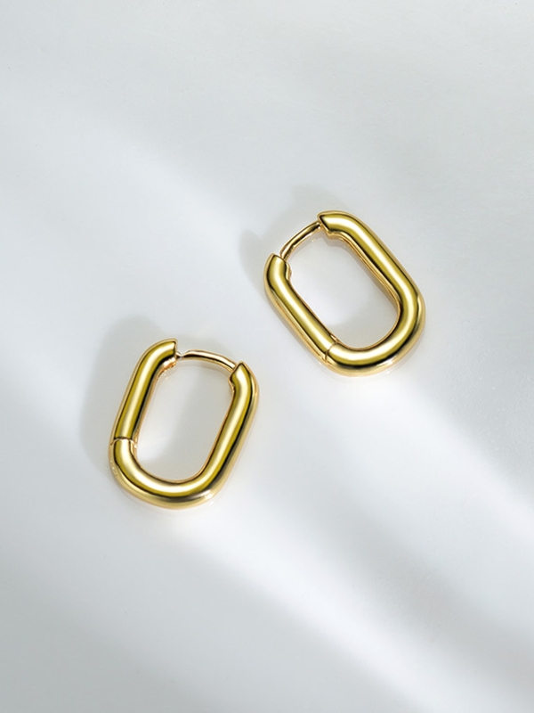 URBAN LOOP-  SLEEK AND CONTEMPORARY GOLD HOOPS