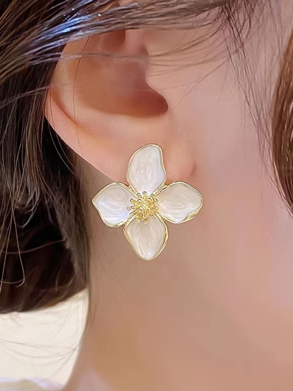 IVORY FLARE- GENTLE OFF-WHITE BLOOM STUDS