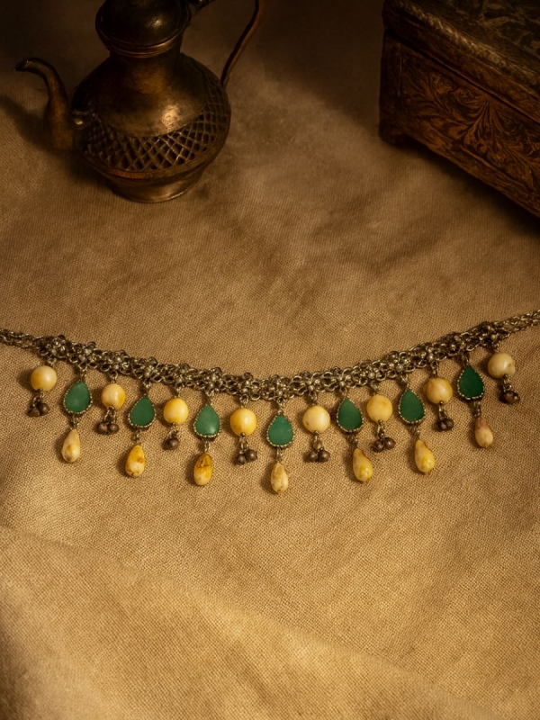 TRIBAL GRACE – EARTHY STONE AND OXIDISED NECKPIECE