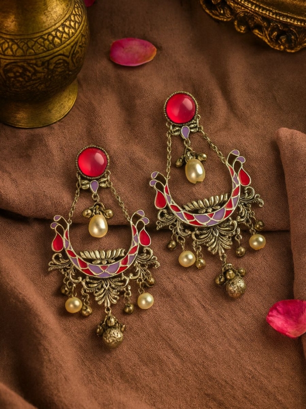 VINTAGE FLAIR – DETAILED OXIDISED EARRINGS