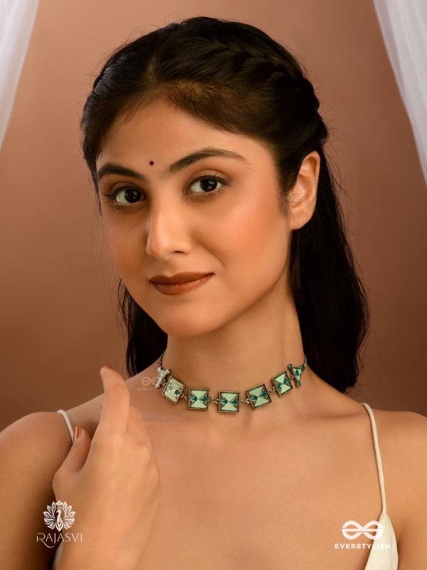 TRIBAL GLAM - ENAMELLED VINTAGE STYLE CHOKER