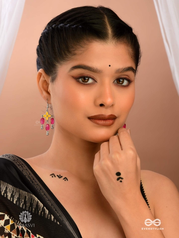 SUMMER SWAY - FUCHSIA BEADED EARRING