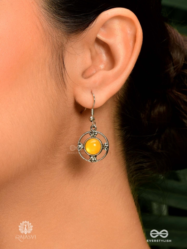 SUN HALO - MINIMAL OXIDISED EARRING