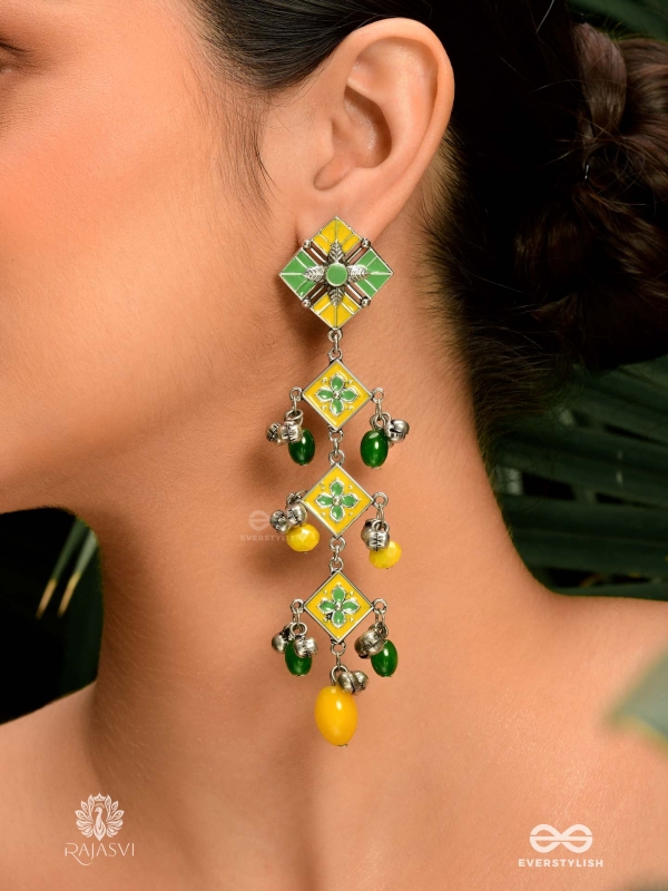 PETAL POP - TRIPLE-TIERED ENAMELLED EARRING