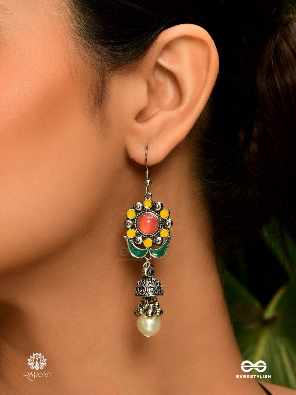 BLOOM BURST – FLORAL OXIDISED EARRING WITH PEARL DROP