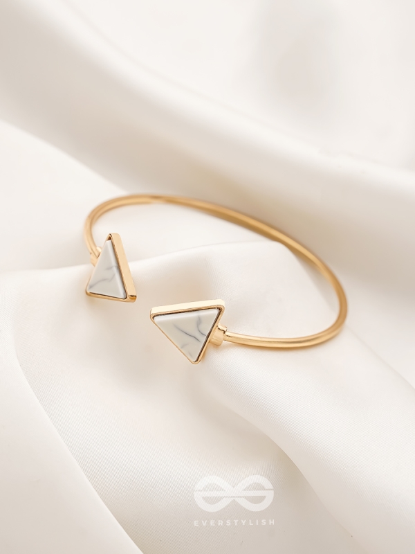 The Gorgeous Charmer- Marble Triangles Bracelet - White