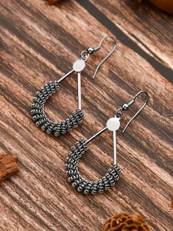 The Little Mesh Droplet - Tiny Trinket Earrings - Silver