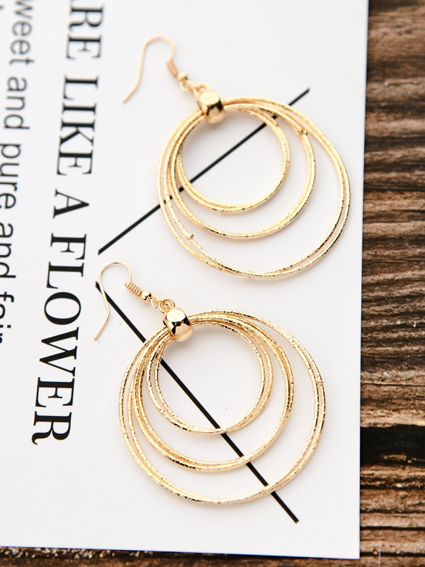 The Shimmery Circles - Golden Elegant Earrings