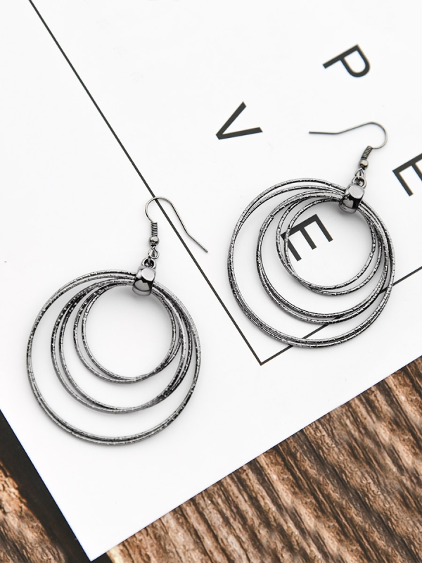 The Shimmery Circles - Dark Grey Elegant Earrings
