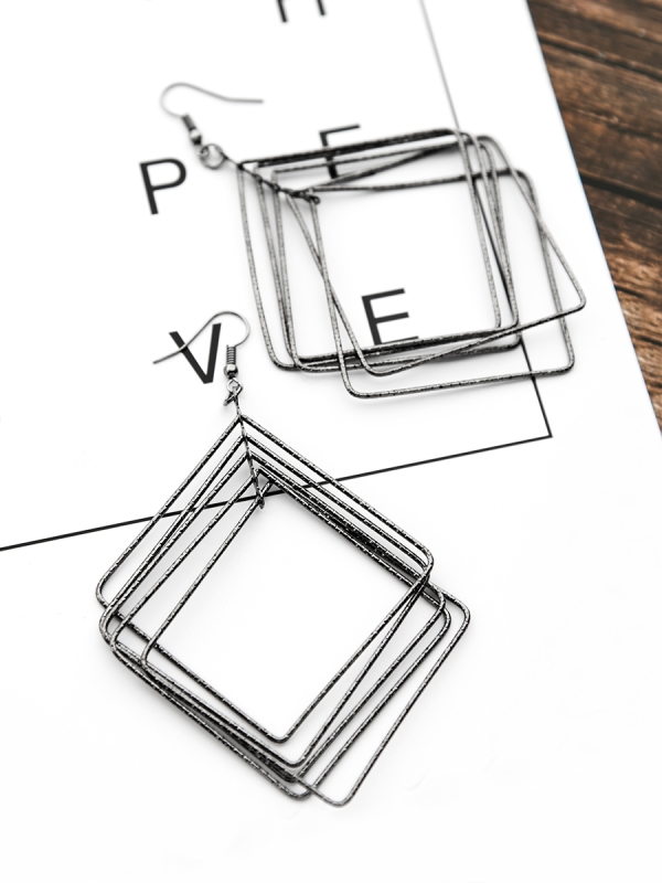 The Shimmery Squares - Dark Grey Elegant Earrings