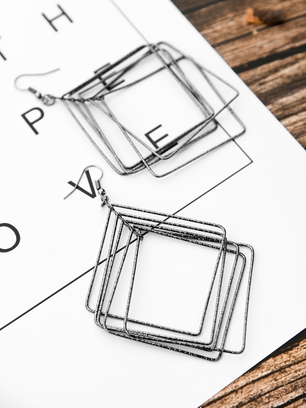 The Shimmery Squares - Dark Grey Elegant Earrings