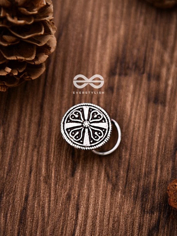 The Little Emblem Non-piercing Boho Nosepin