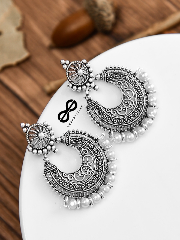 The Elegant Motif Pearls - Oxidised Boho Earrings