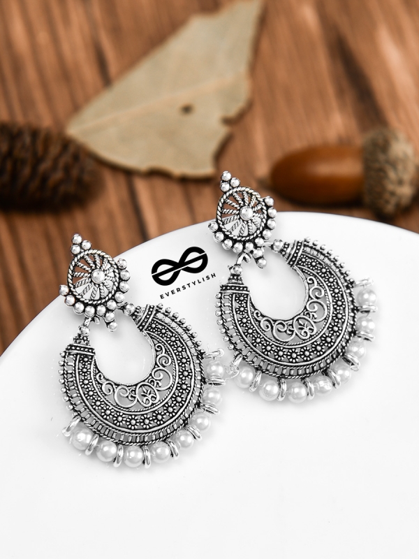 The Elegant Motif Pearls - Oxidised Boho Earrings