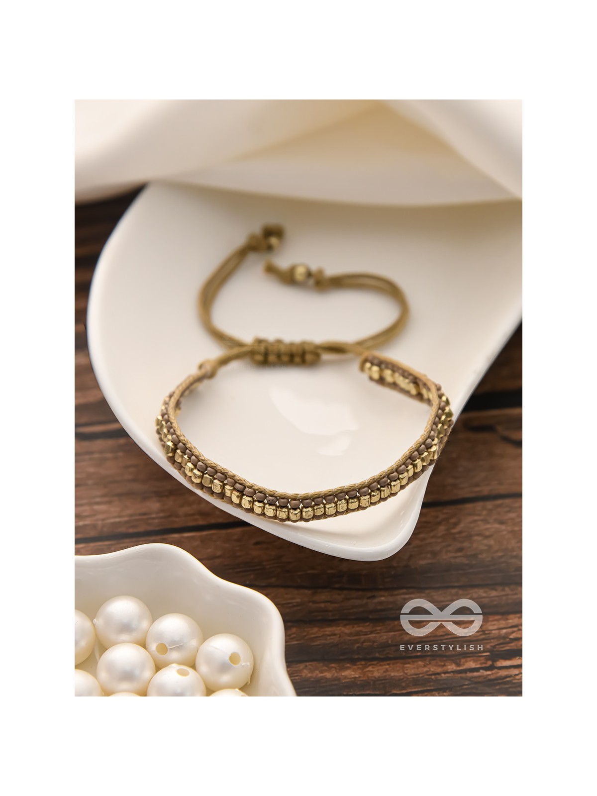 The Golden Glimmer- Beaded Knot Bracelet