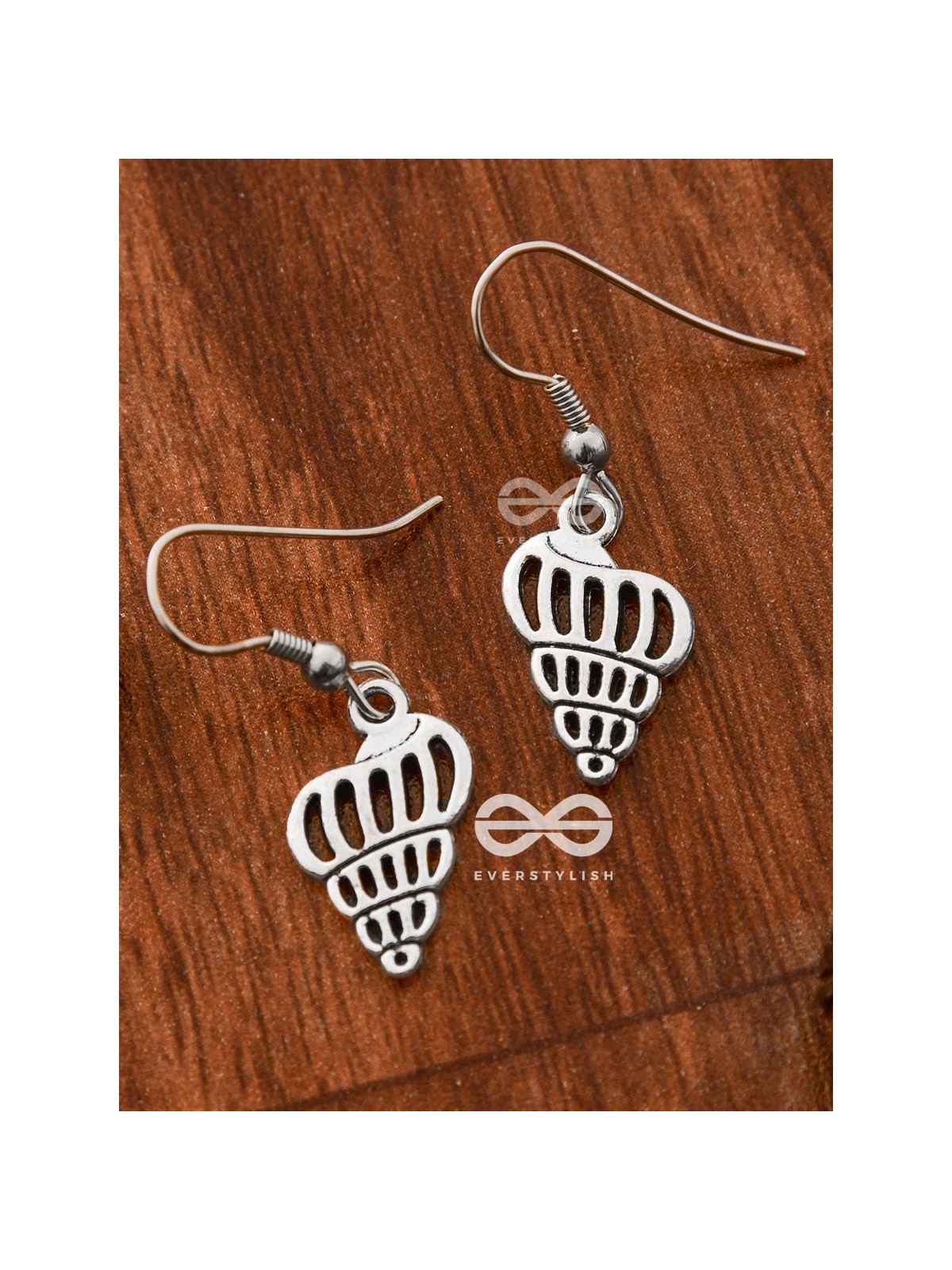 The Little Elegant Seashells - Tiny Trinket Earrings