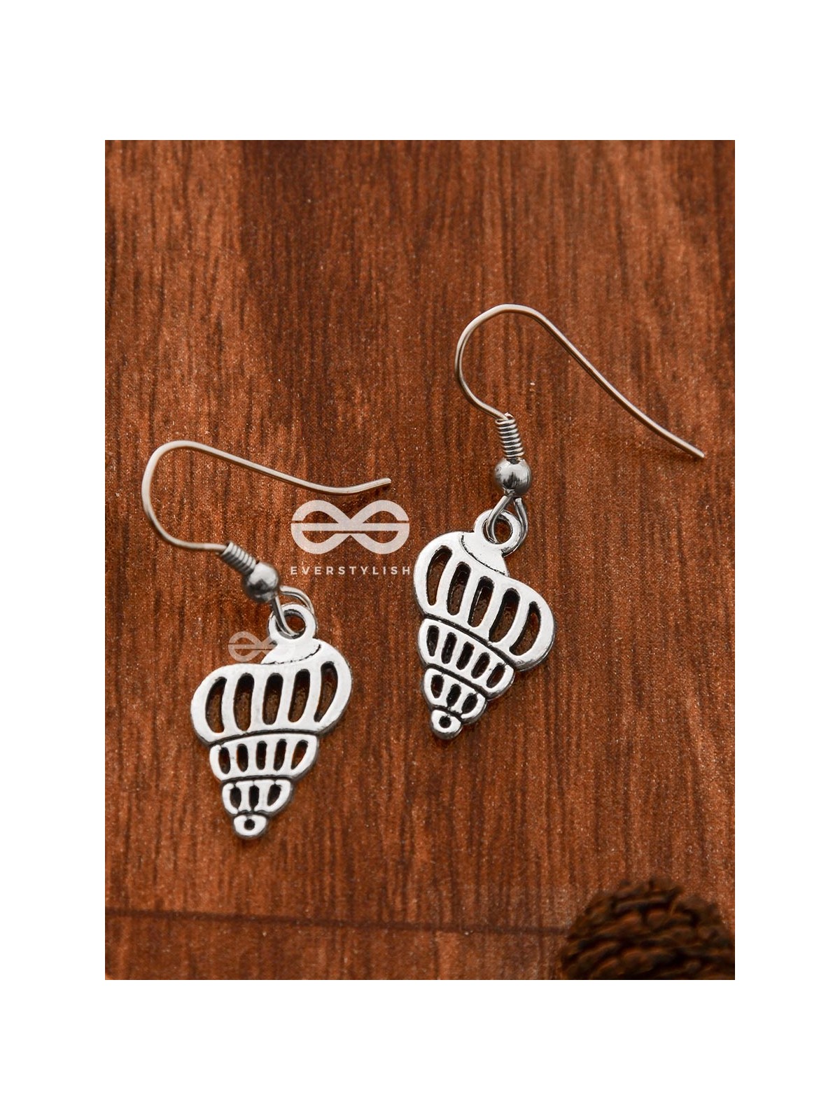 The Little Elegant Seashells - Tiny Trinket Earrings