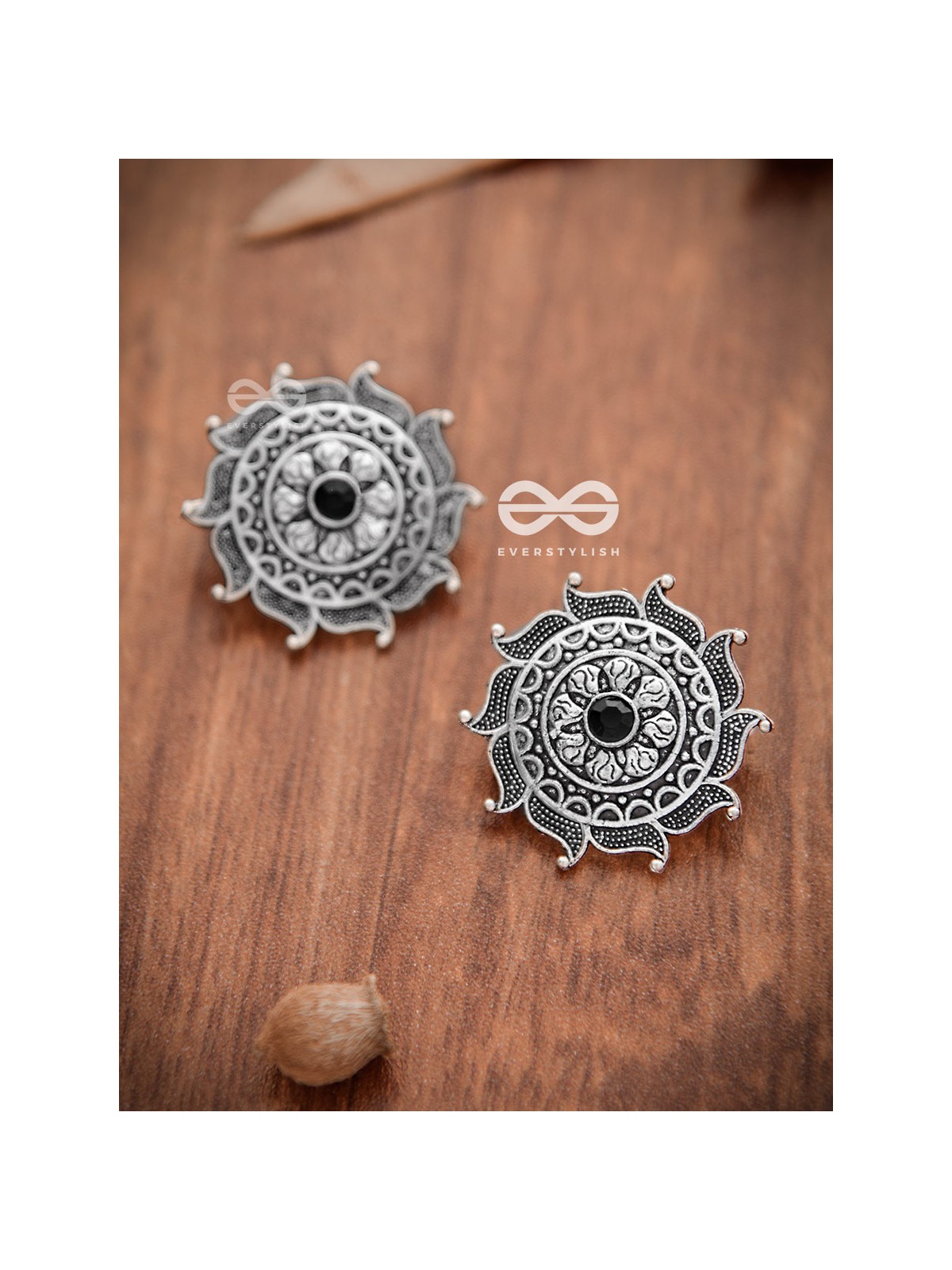 The Vintage Royal Artwork Studs (Onyx Black)- Embellished Oxidised Collection