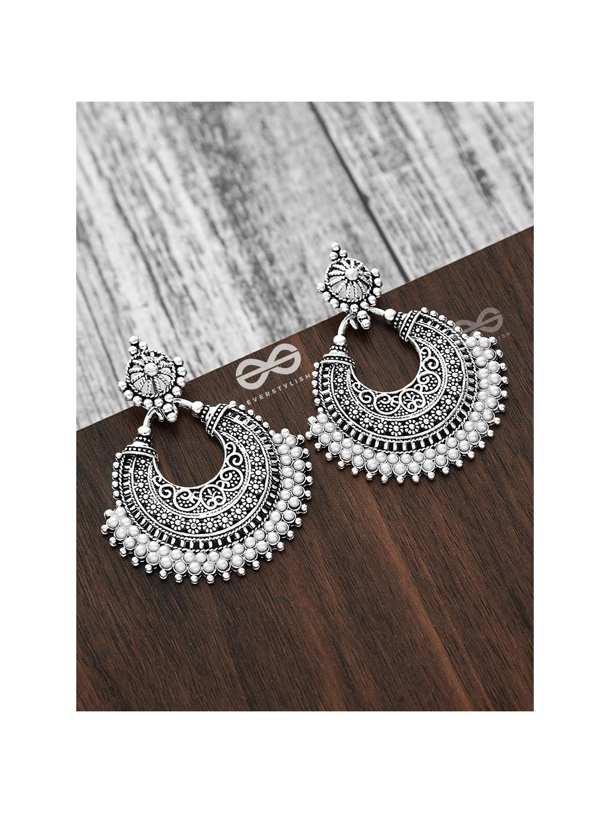 An Elegant Intricate Pearl Delight (Silver) - Embellished Oxidised Collection