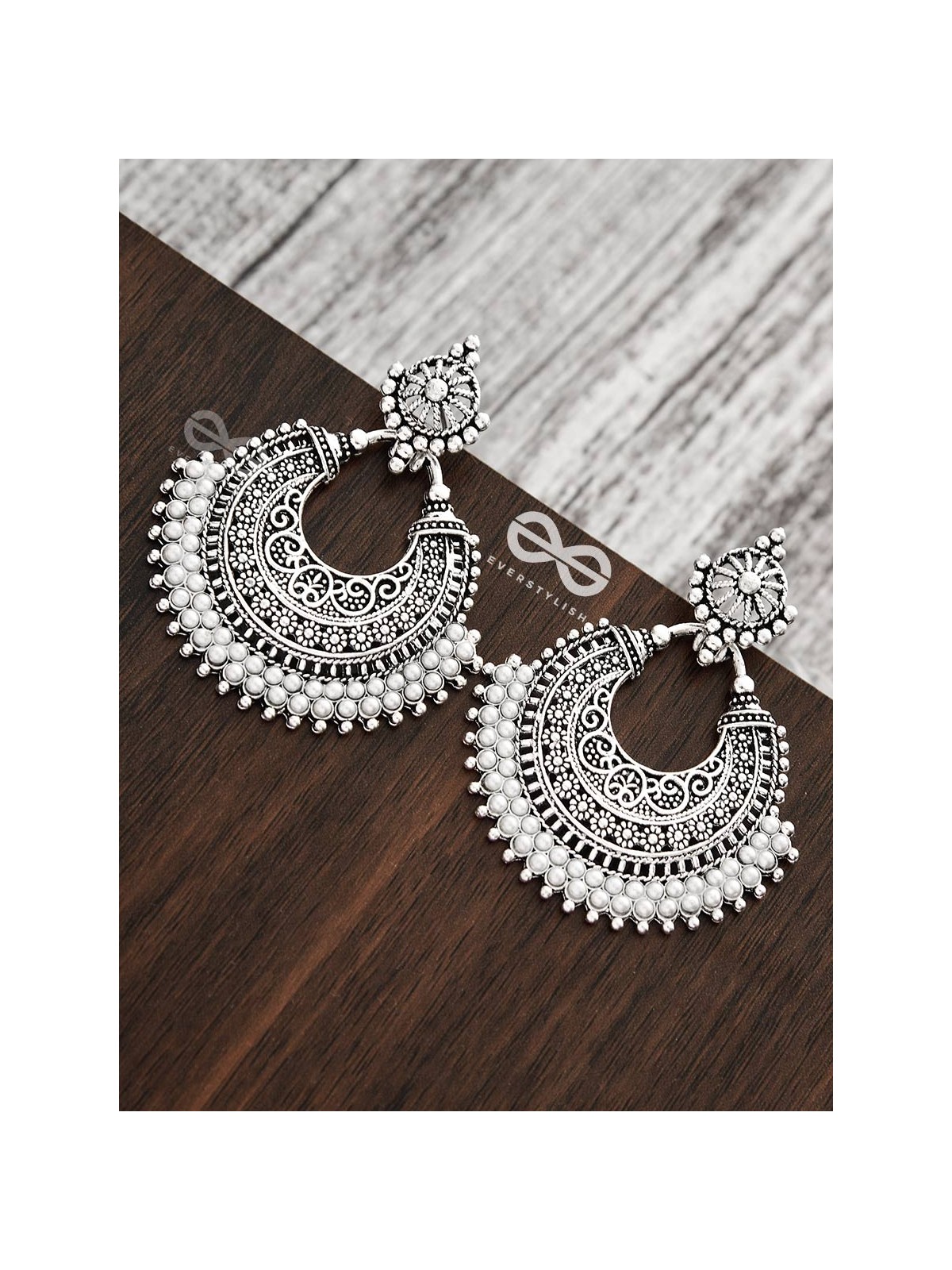 An Elegant Intricate Pearl Delight (Silver) - Embellished Oxidised Collection