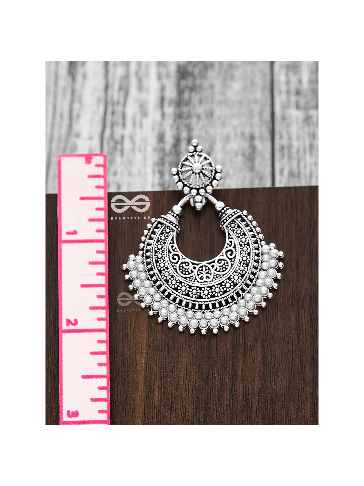 An Elegant Intricate Pearl Delight (Silver) - Embellished Oxidised Collection
