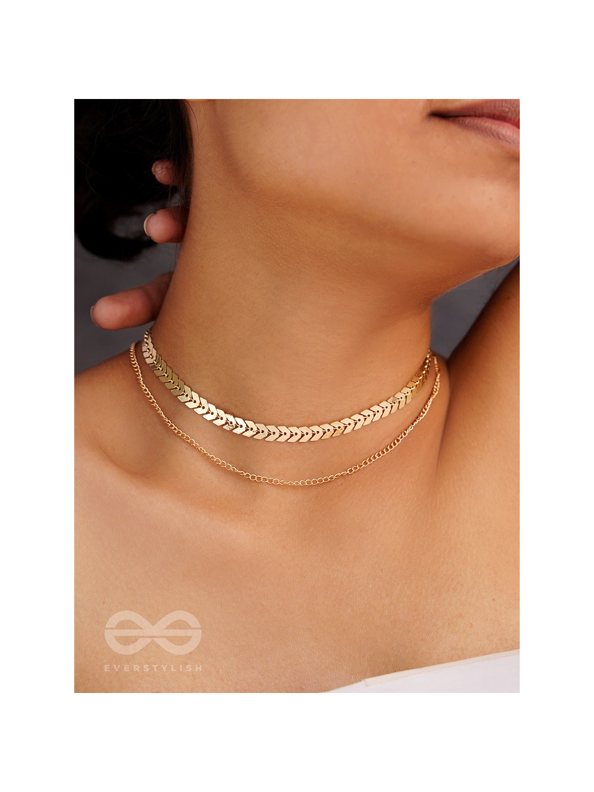 The Chain Of Allure - Golden Statement Neckpiece With Anti-Tarnish Coating 
