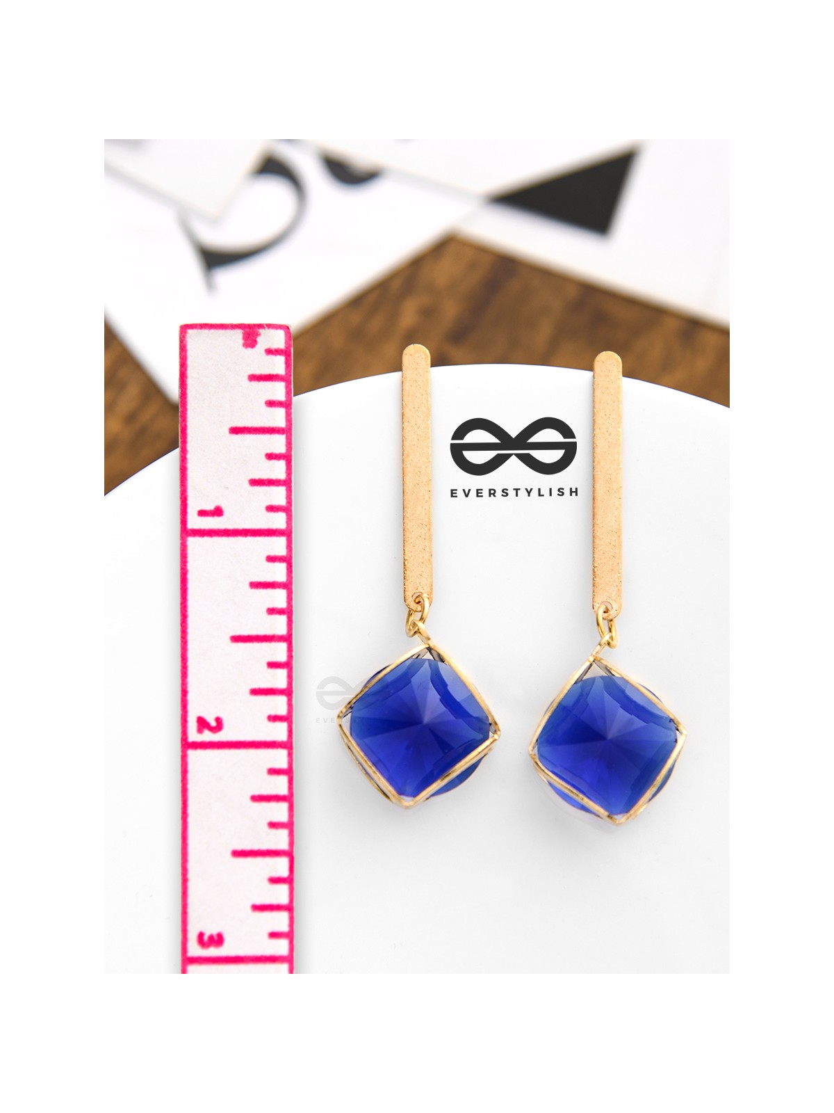 The Dangling Elegance (Blue) - The Golden Charm Collection