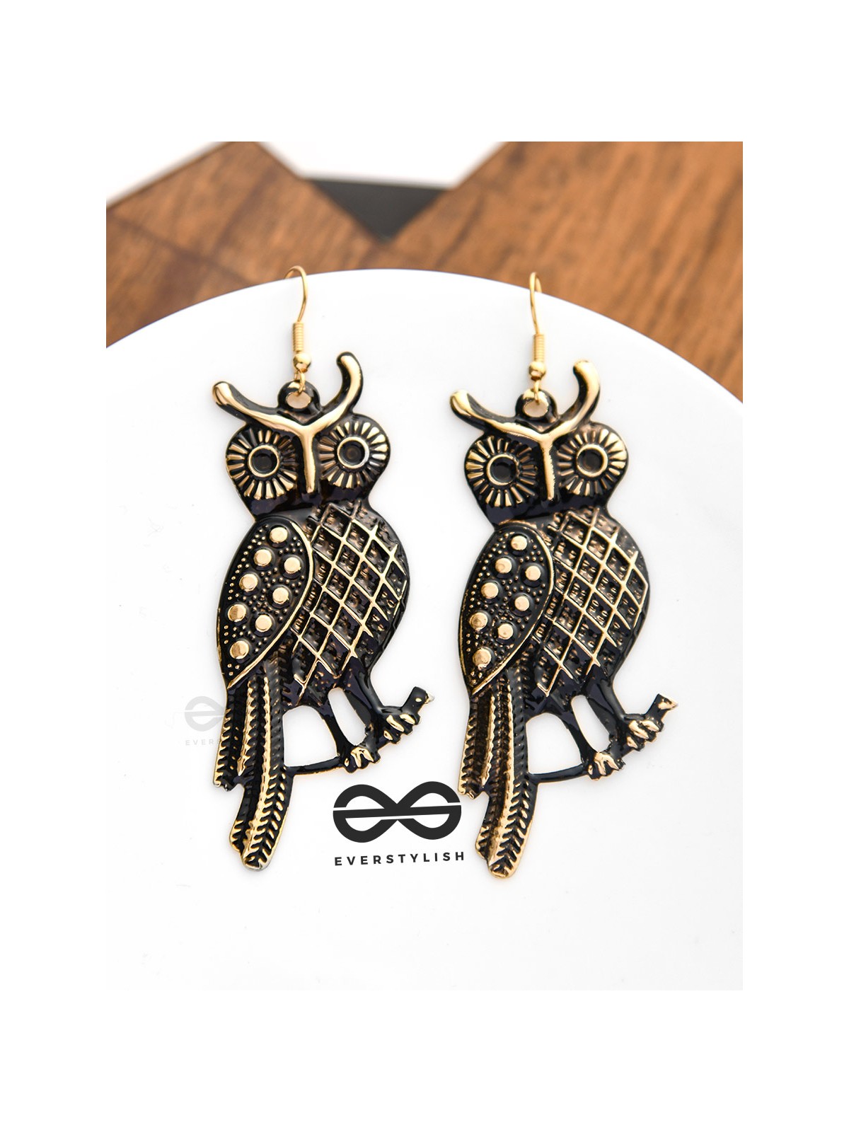 The Golden Chic Owls - A Dark Fantasy Collection