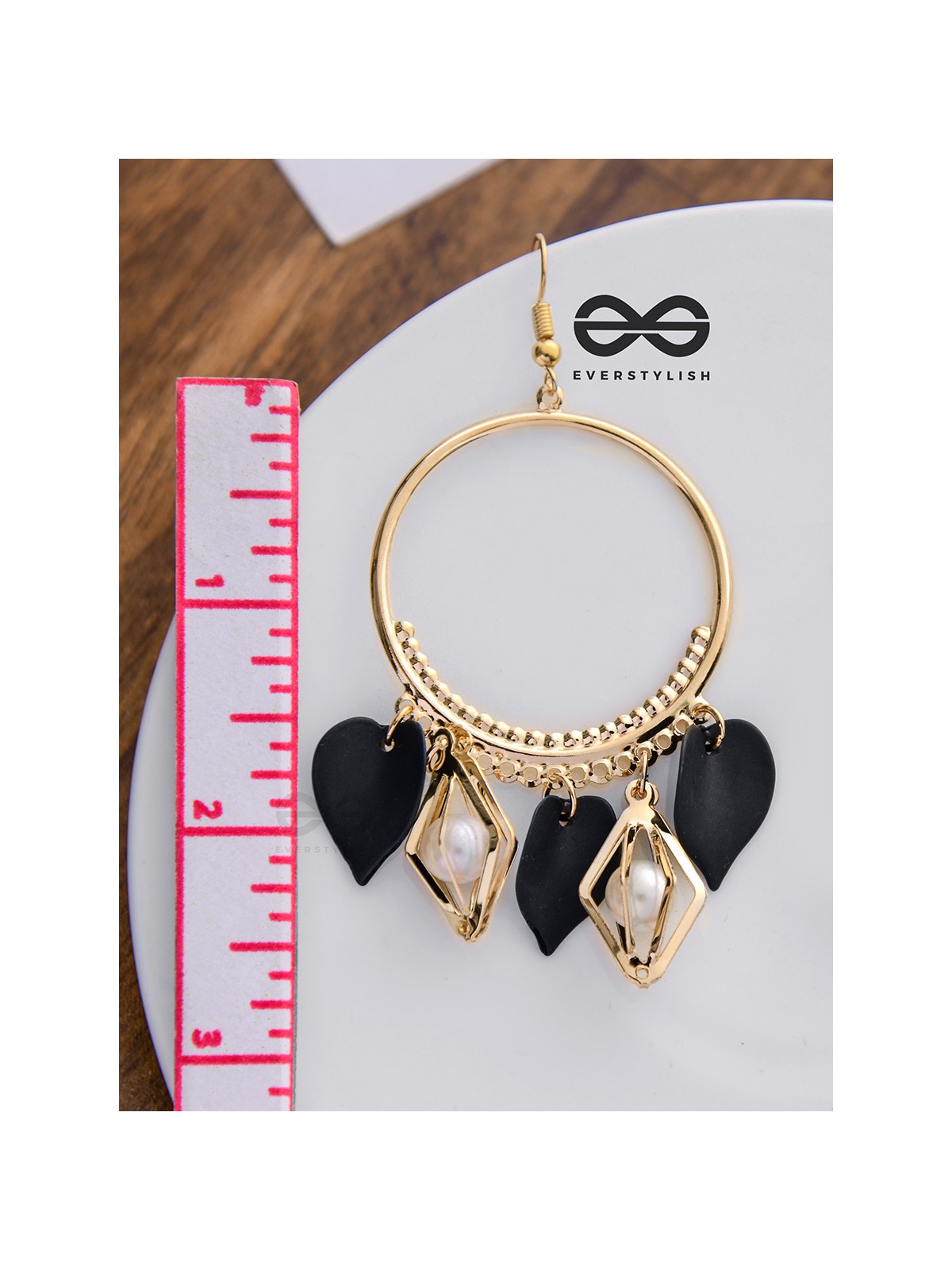 The Dangling Leaves and Geometric Pearls (Black) - The Golden Charm Collection