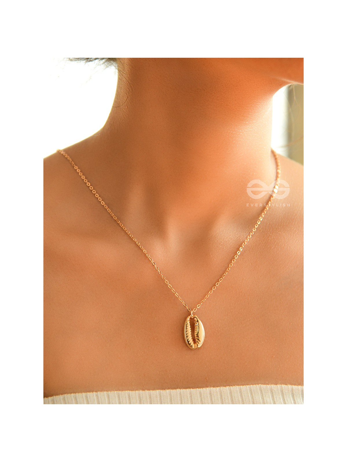 The Glamorous Golden Shell Necklace With Anti-Tarnish Coating
