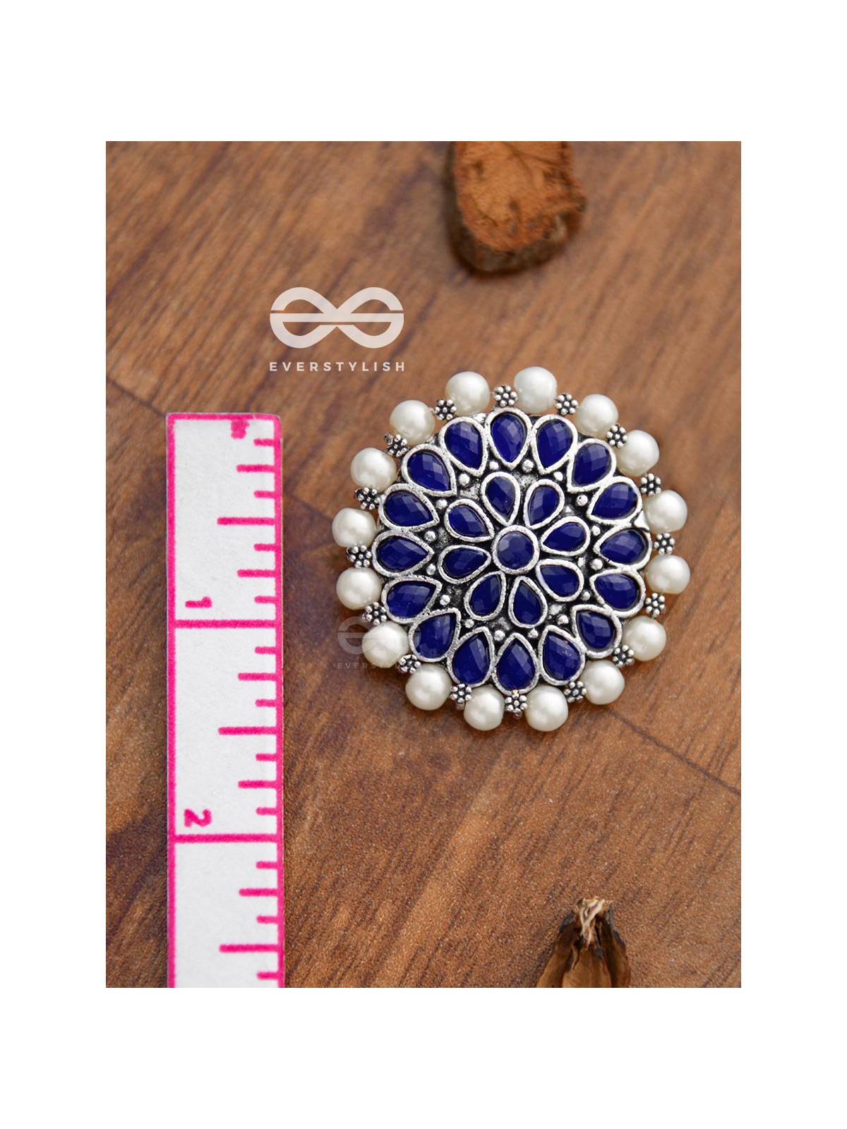 The headturner's blissful blue and pearls statement earrings