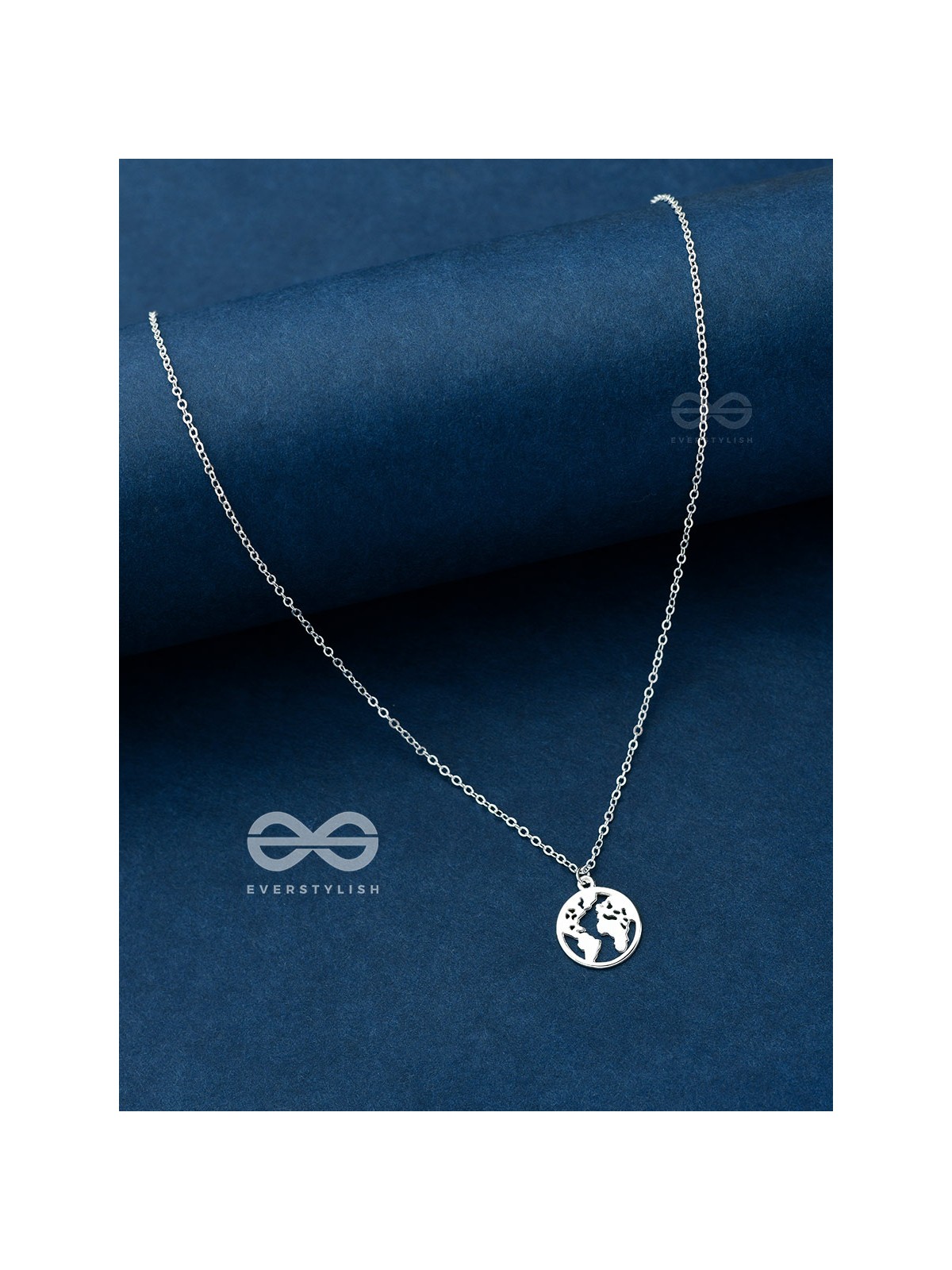 Citizen of the globe - Statement Silver Neckpiece