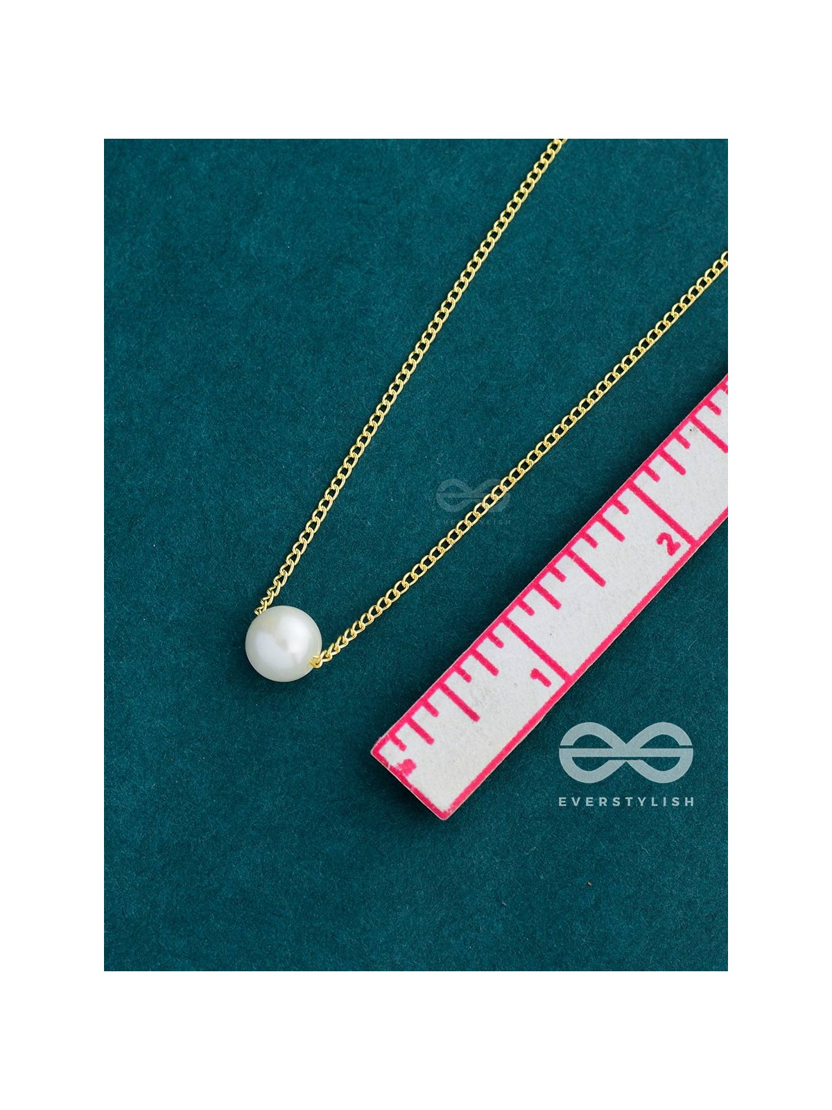 The Dainty Pearl Neckpiece - Golden
