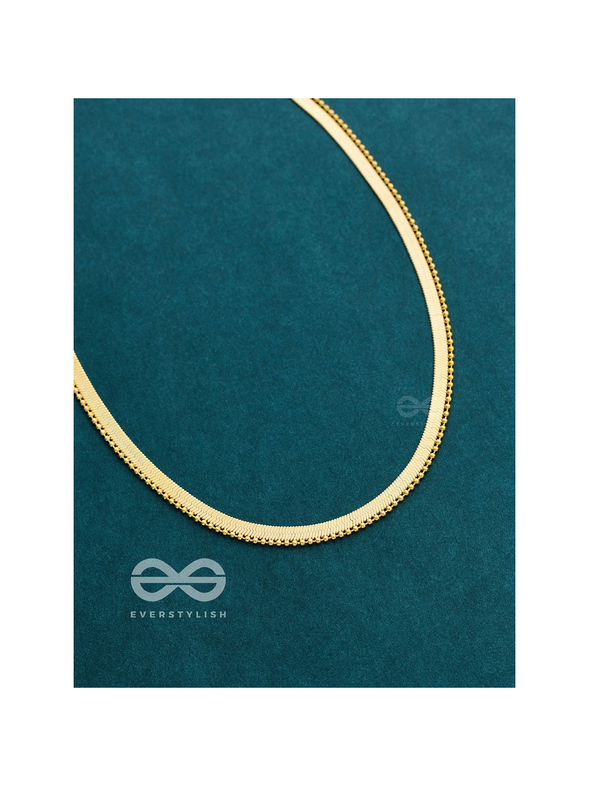 The Woman of Elegance - Golden Multilayered Neckpiece