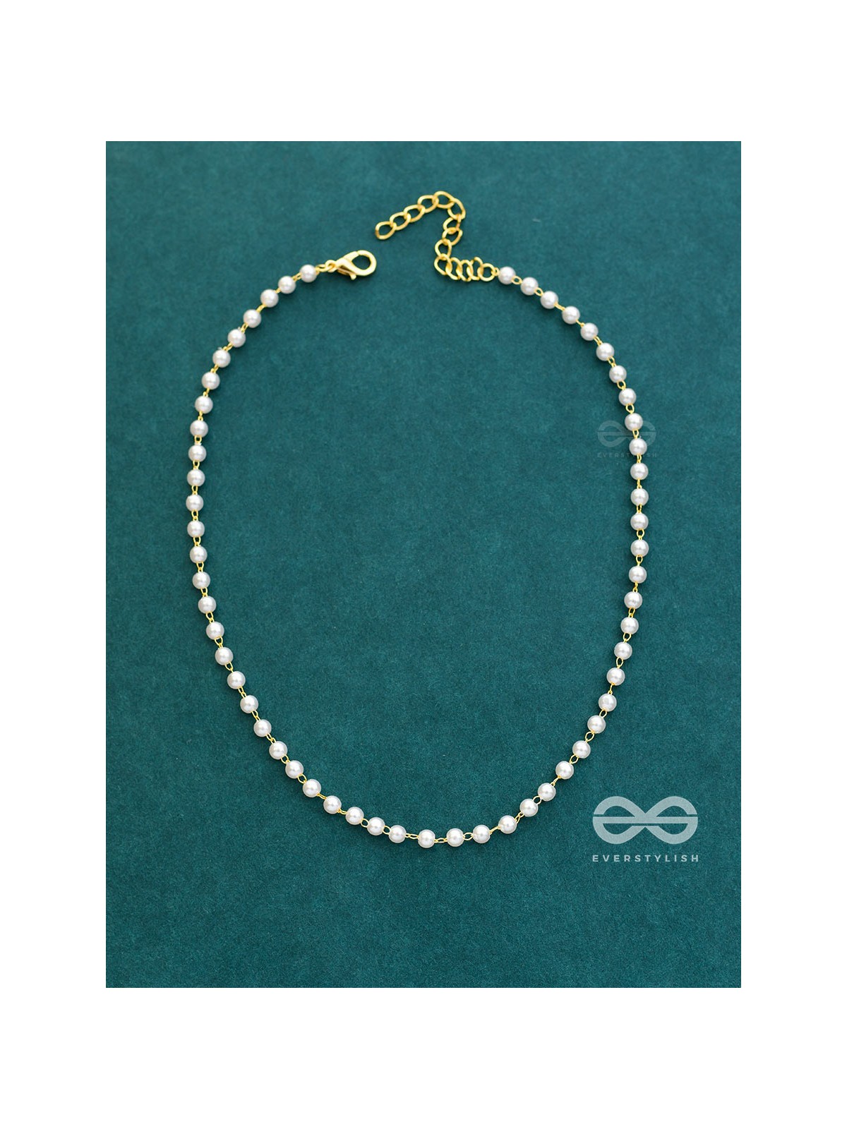 The Pearls of Elegance - Golden Statement Neckpiece