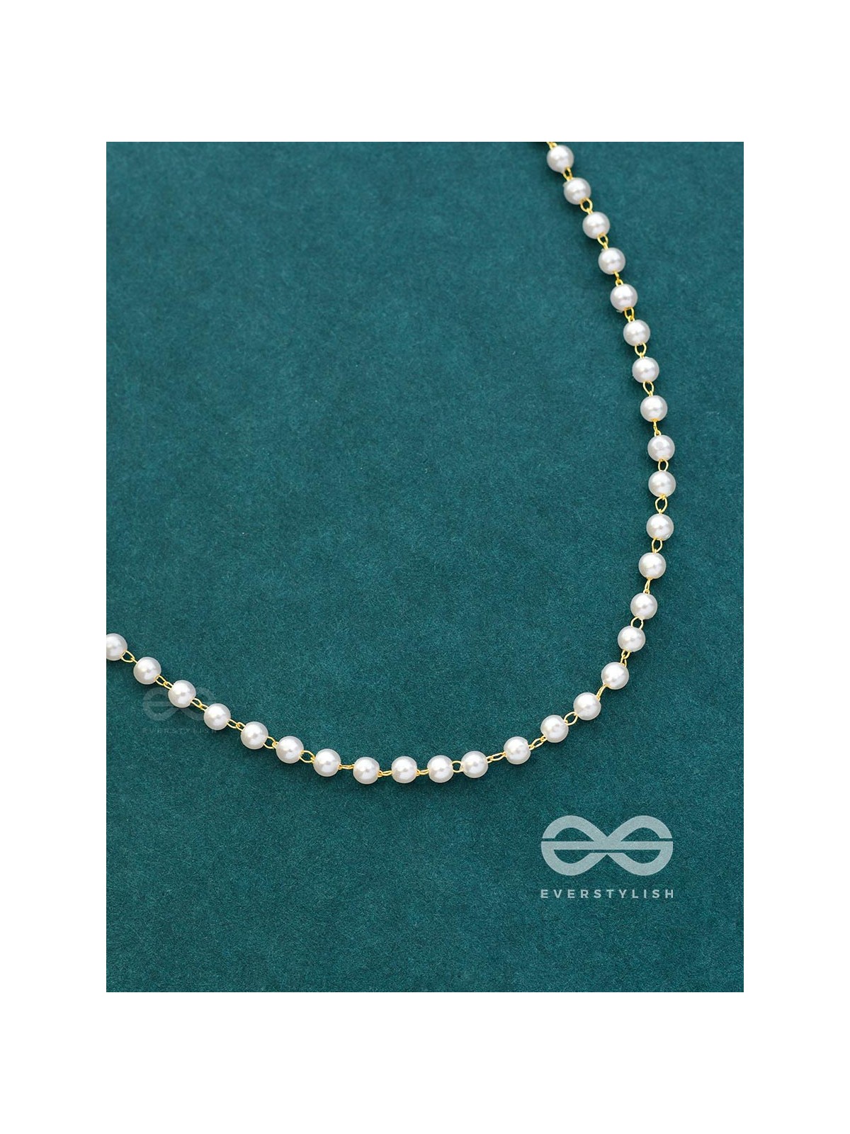 The Pearls of Elegance - Golden Statement Neckpiece