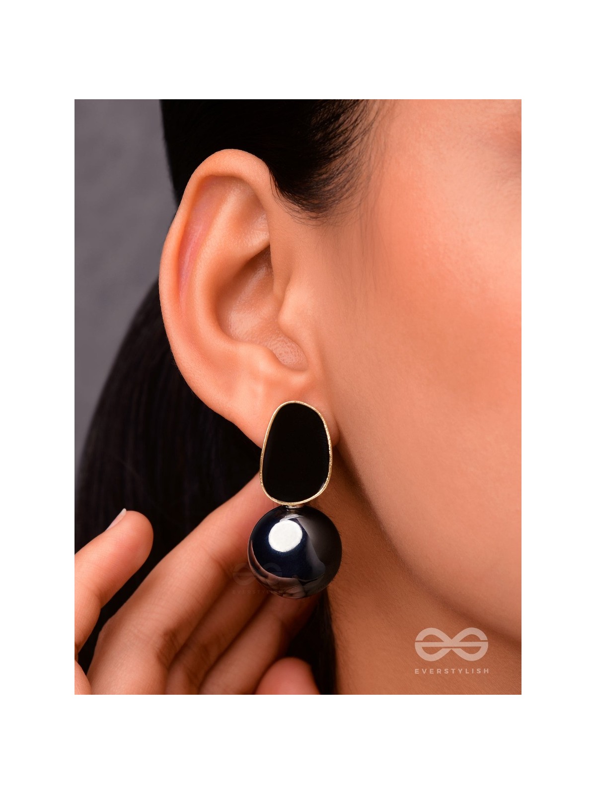 The Mesmerisingly Chic Statement Makers- Enamelled Pearl Earrings (Gun-Metal Grey)