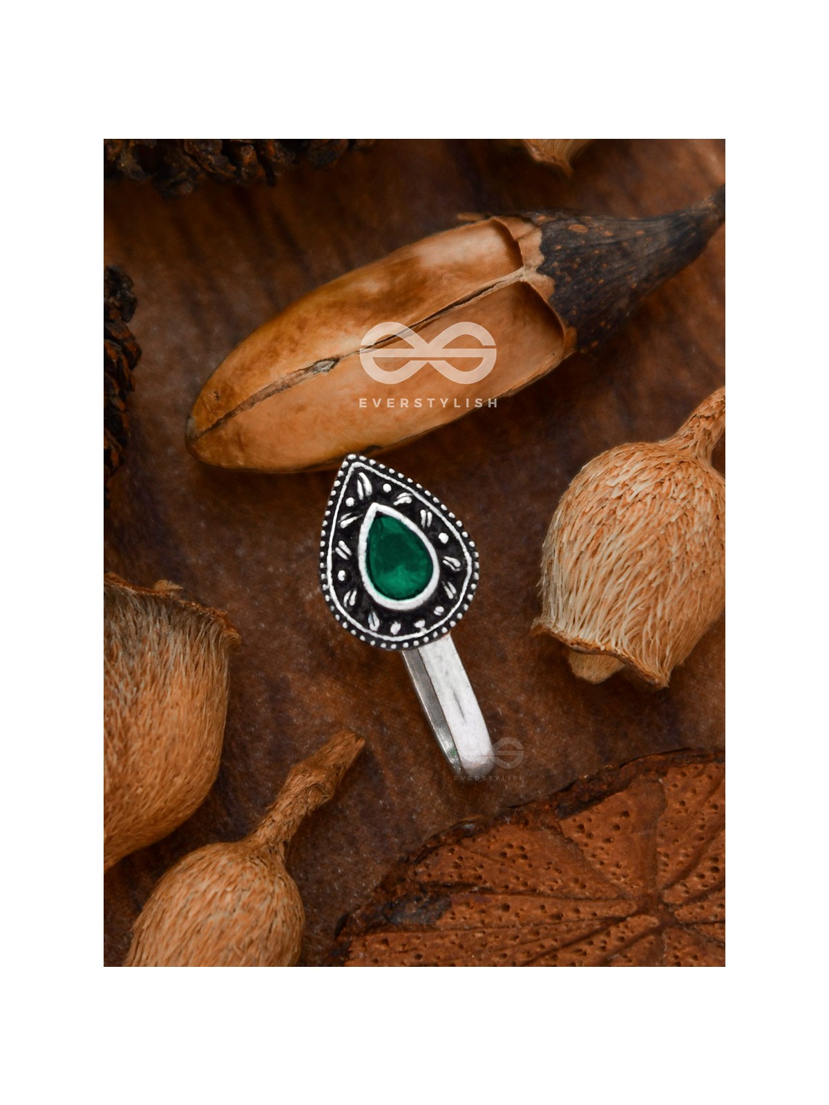 The Intricate Droplets - Embellished Non-pierced Nosepin (Emerald Green)
