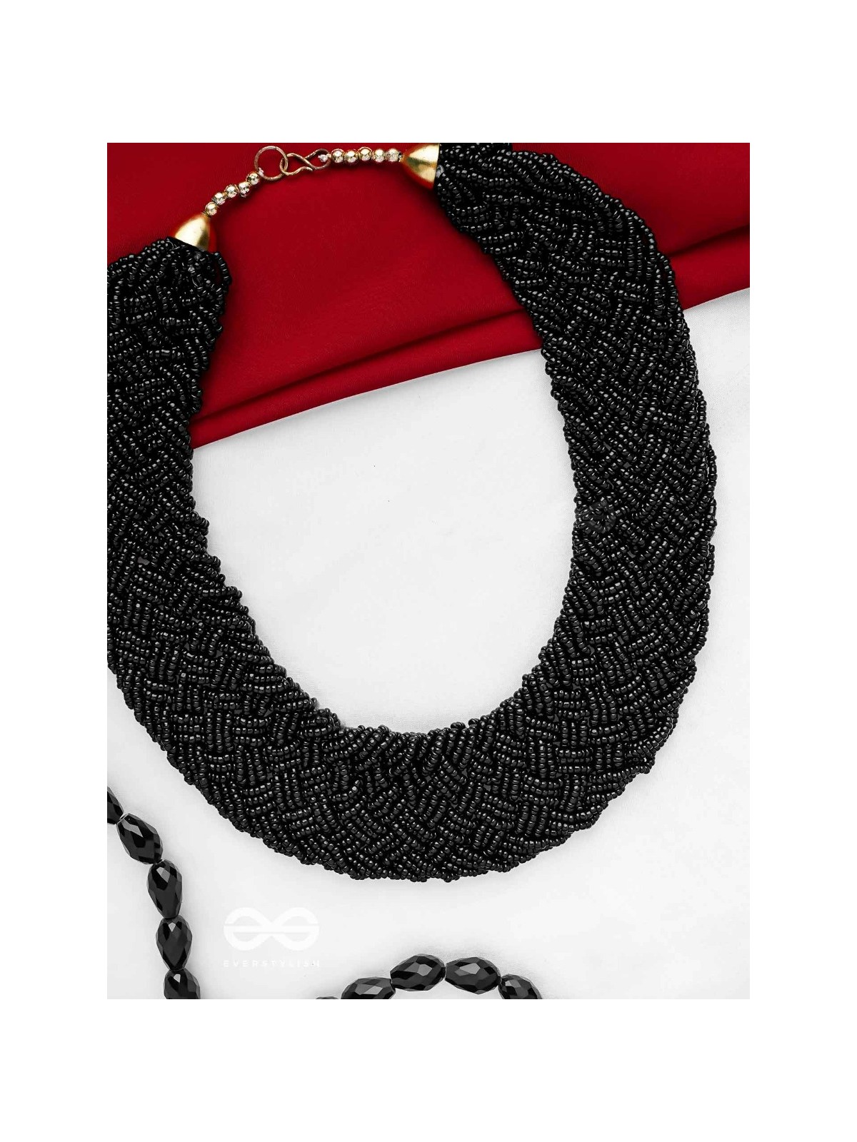 The Beauteous Braided Criss-Cross Beaded Necklace (Black)