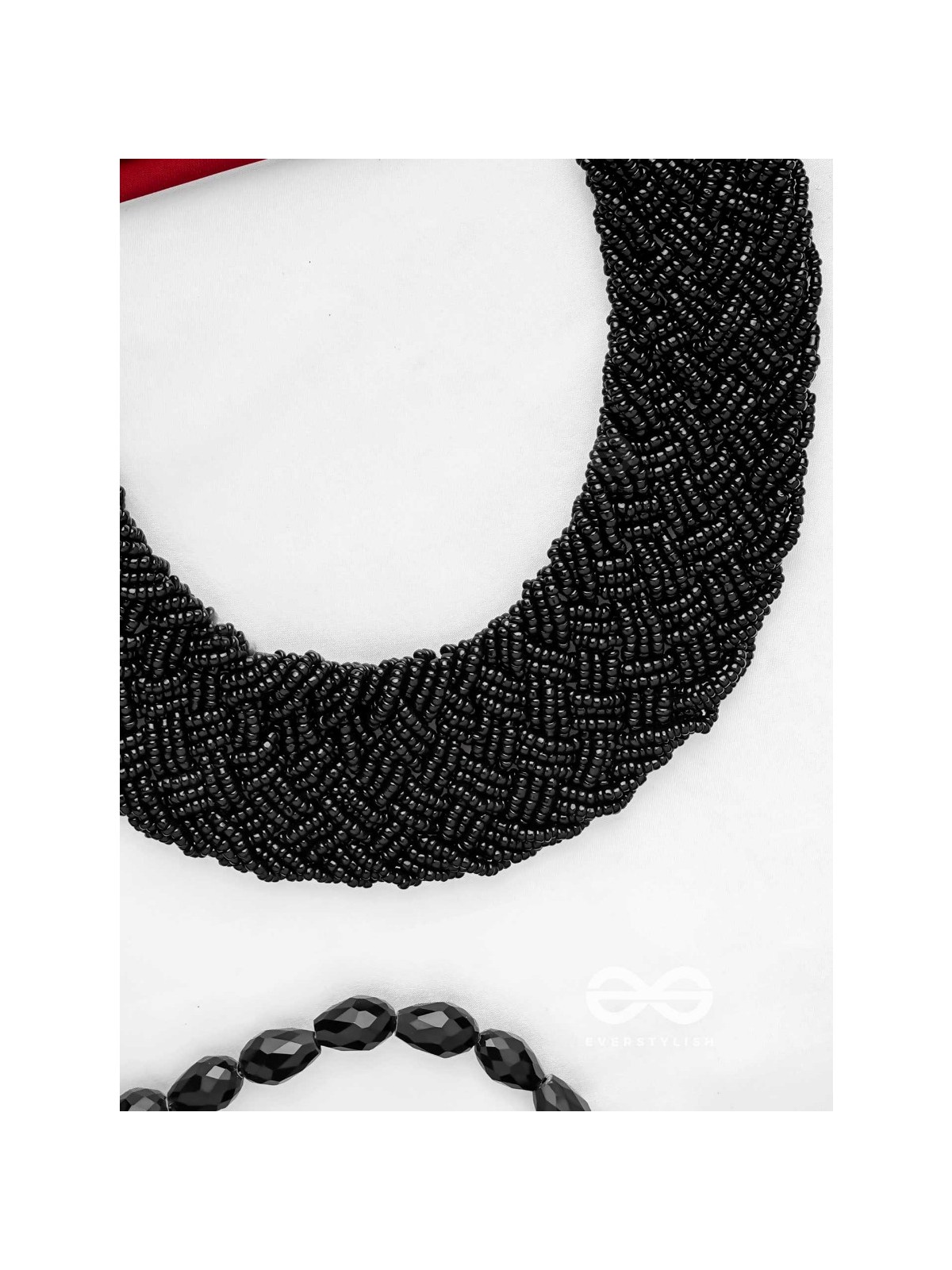 The Beauteous Braided Criss-Cross Beaded Necklace (Black)