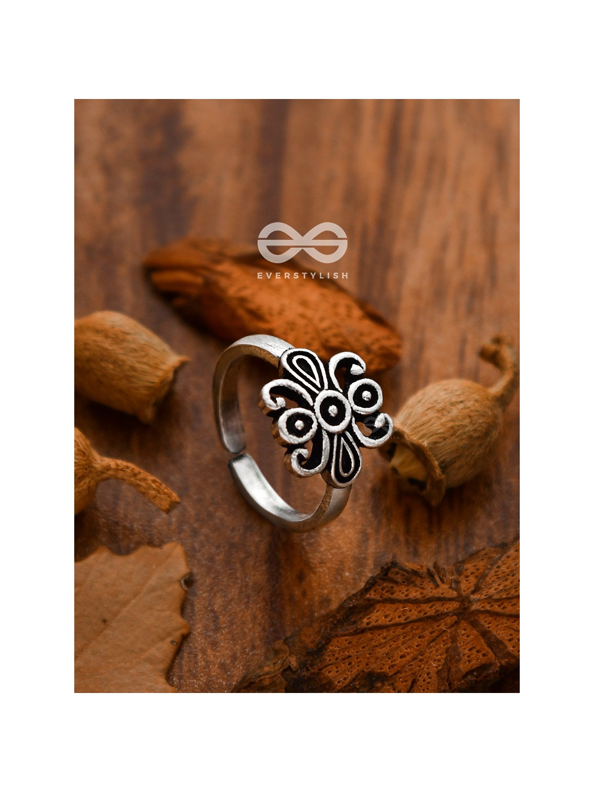 The Hypnotic Artwork Toe Ring - Tiny Trinket Collection