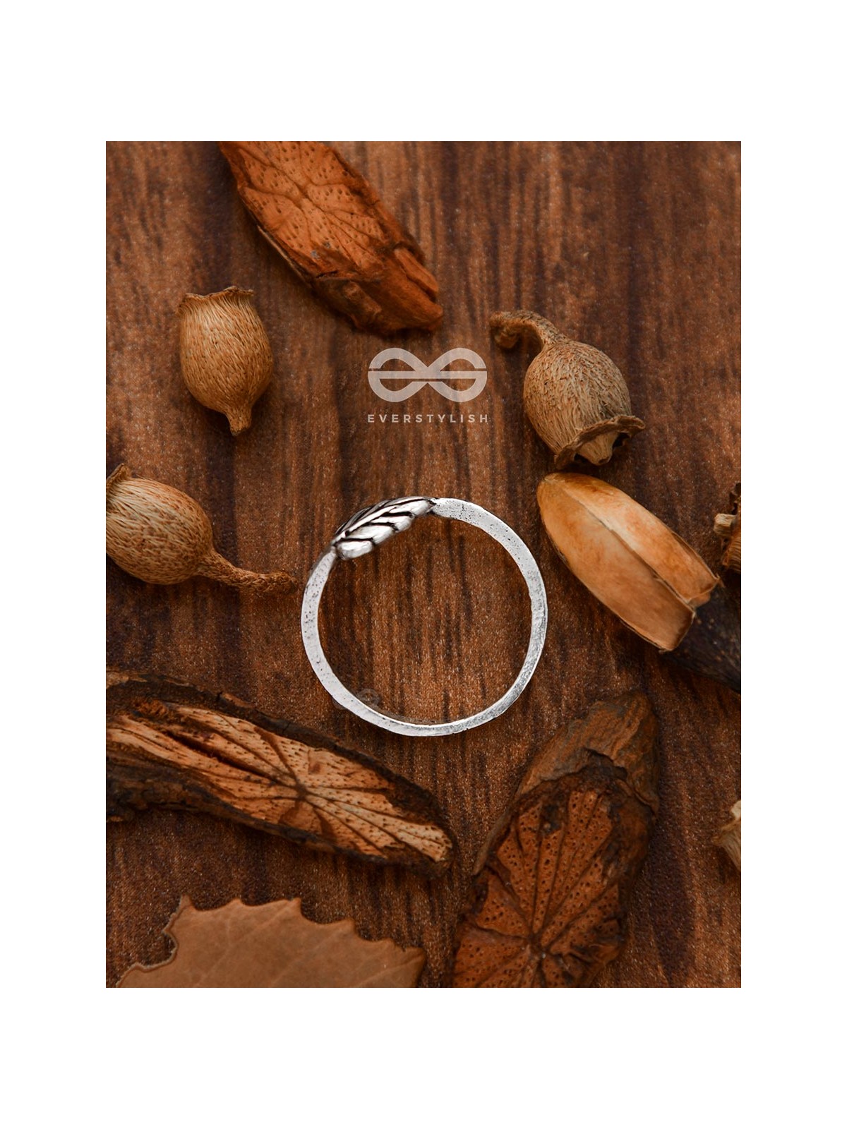 The Intricate Leaflets Toe Ring - Tiny Trinket Collection